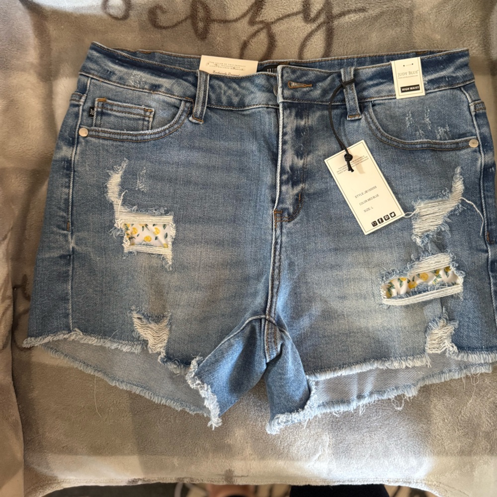Judy Blue Light Blue Distressed Denim Shorts with Lemon Patch